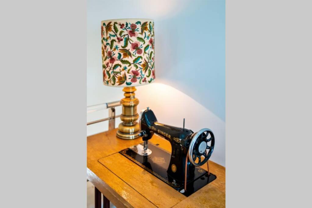Art Antique Deluxe Villa 이라피트라 외부 사진