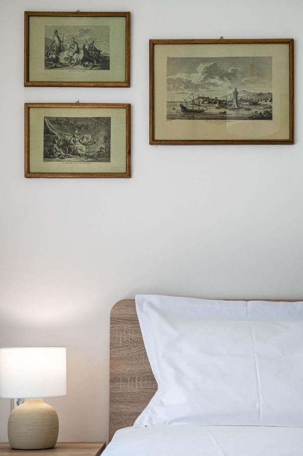 Art Antique Deluxe Villa 이라피트라 외부 사진